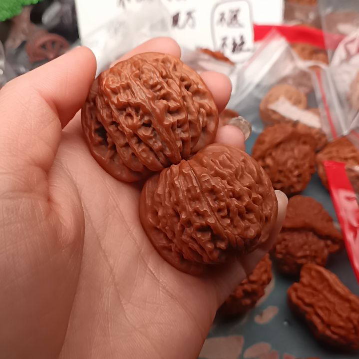 文玩核桃吊坠狮子头