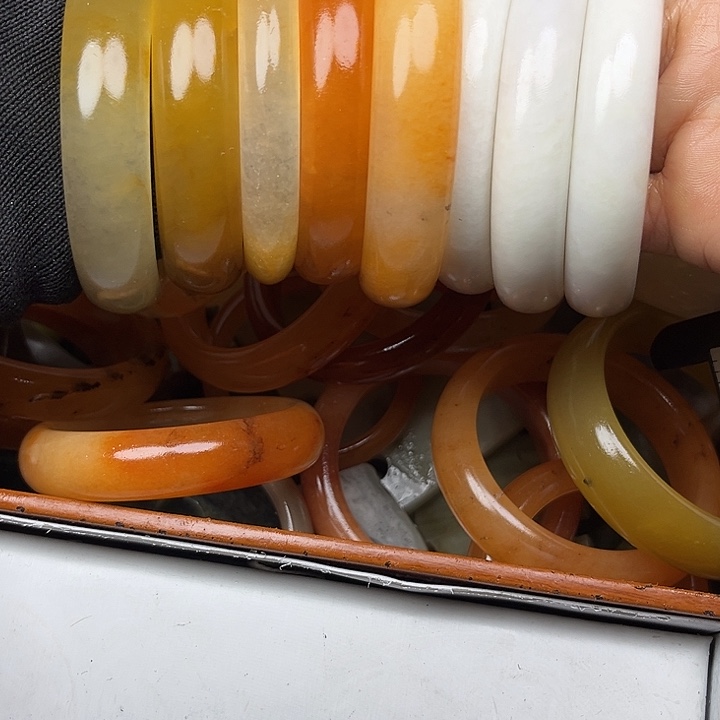 未镶嵌和田玉（翠青玉）珠宝奇石心****富