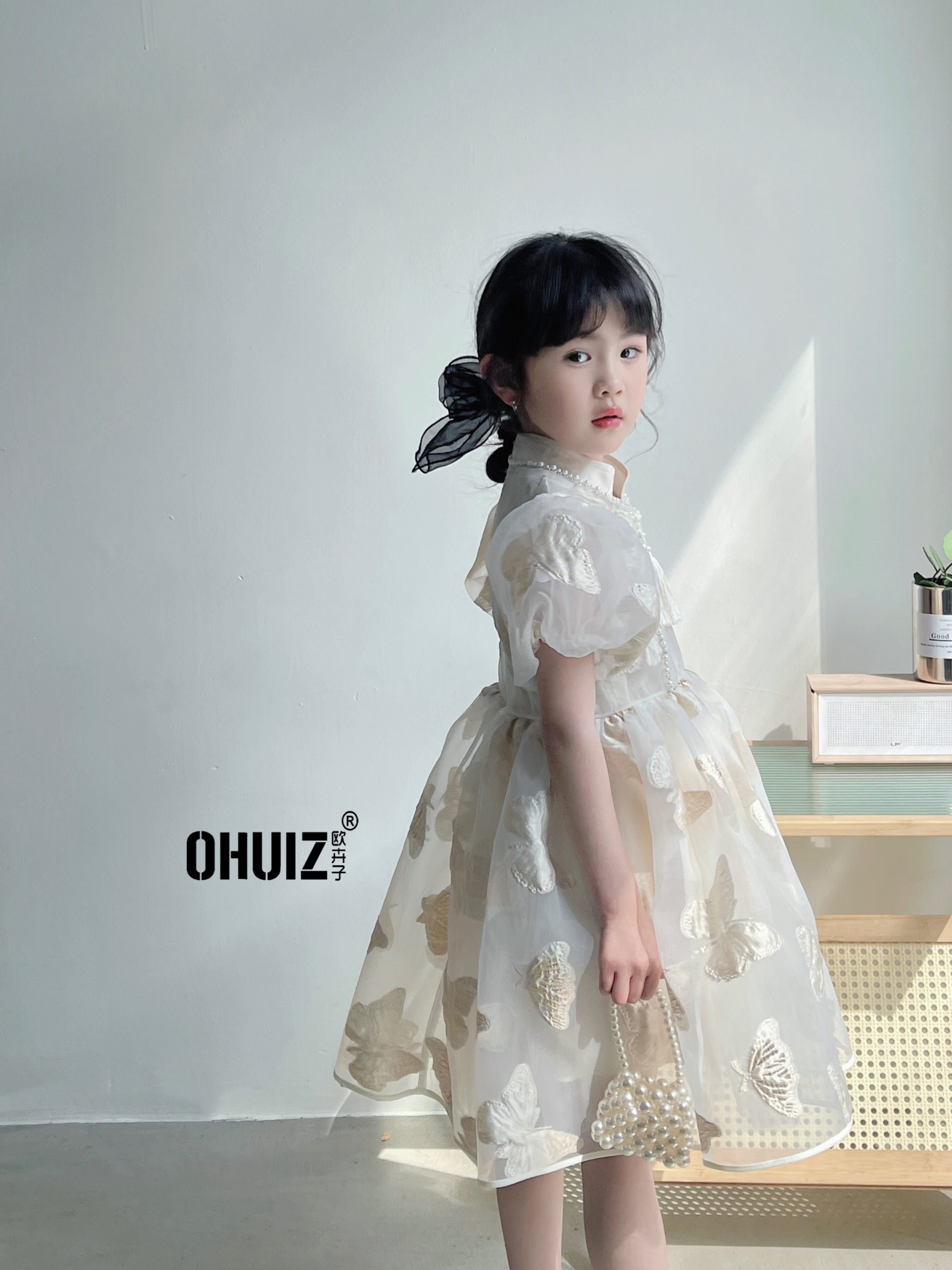 设计师夏款女童国风轻奢蝴蝶刺绣洋女宝泡泡袖气风时尚连衣裙