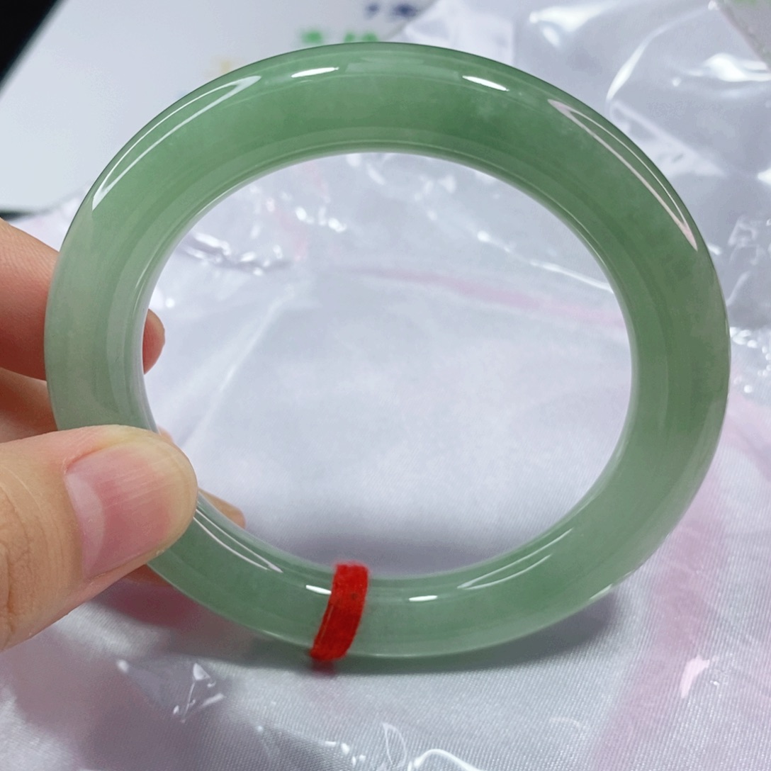 未镶嵌手镯翡翠55.8圈口圆条