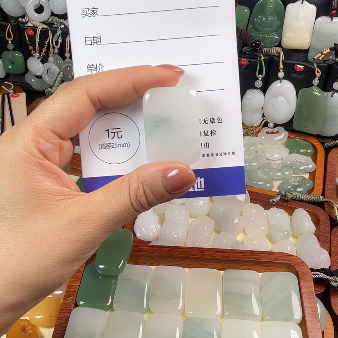 慧***石英质玉未镶嵌颈饰