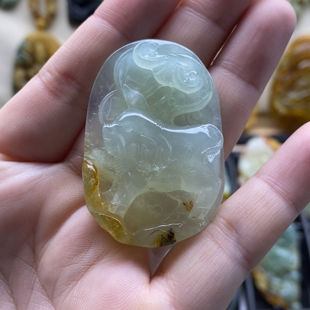 【闪购商品】岫玉颈饰未镶嵌招财猪