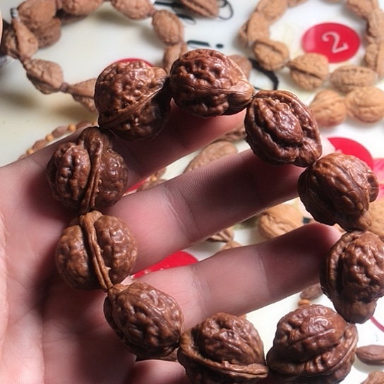 刘***）文玩核桃吊坠小雷