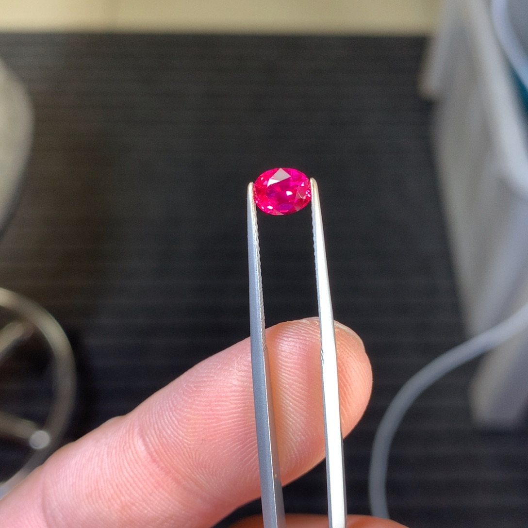 红宝石裸石未镶嵌1.06克拉无烧鸽血红红宝石裸石