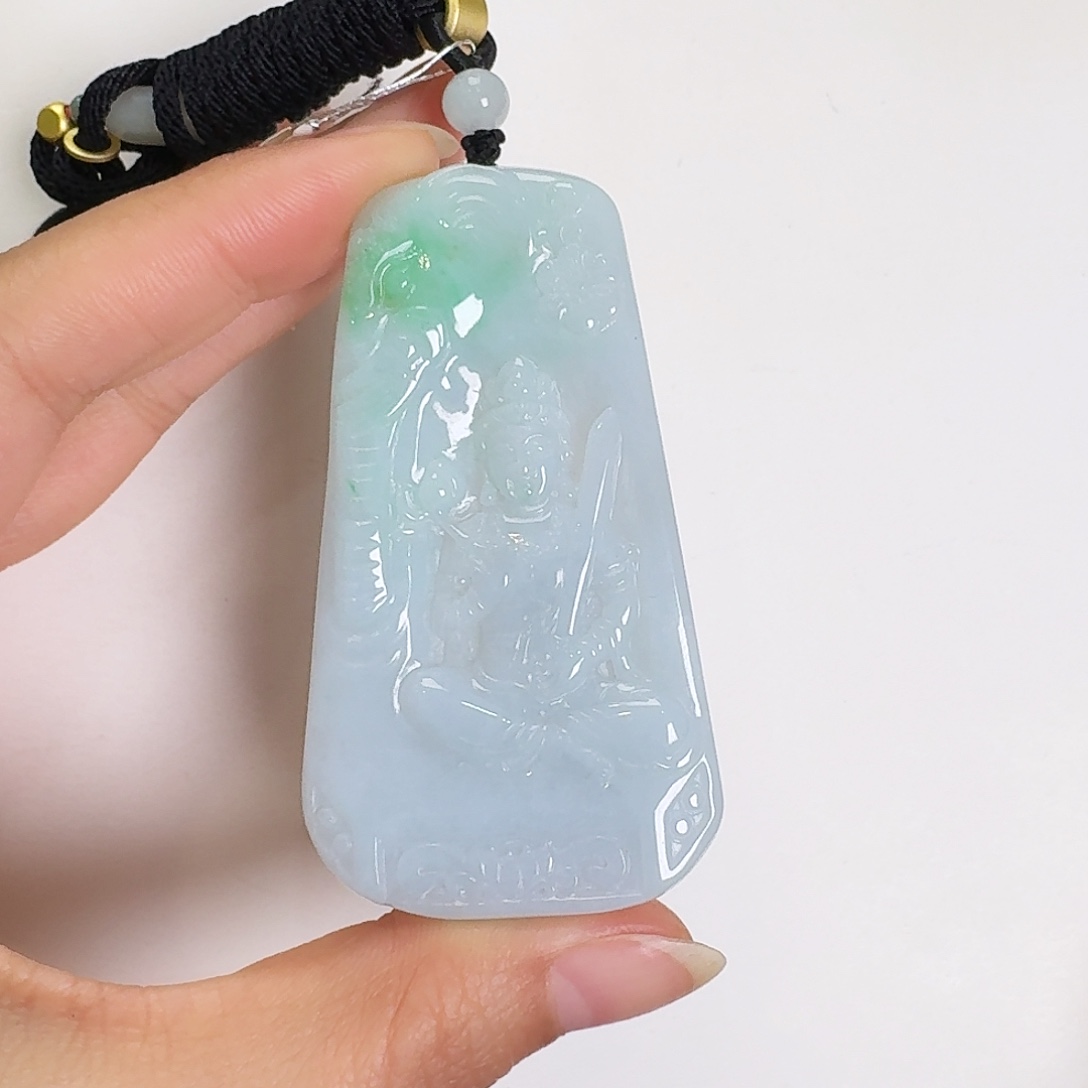 翡翠颈饰未镶嵌普贤观音牌