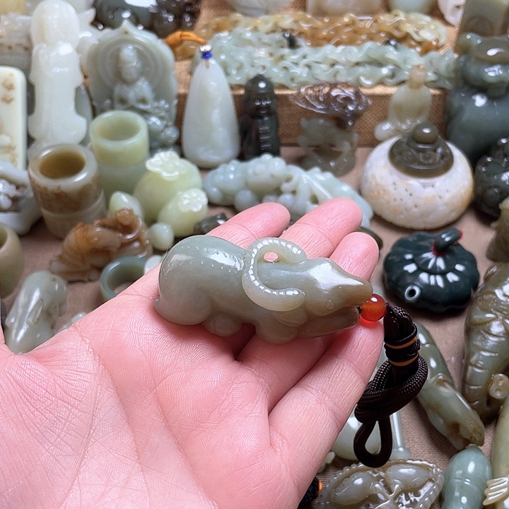 和田玉颈饰未镶嵌