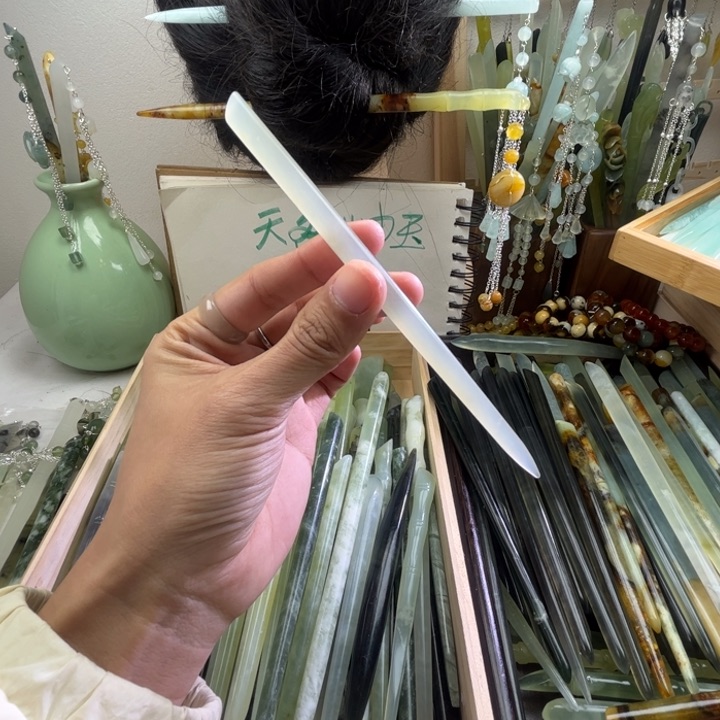 蛇纹石玉发饰未镶嵌