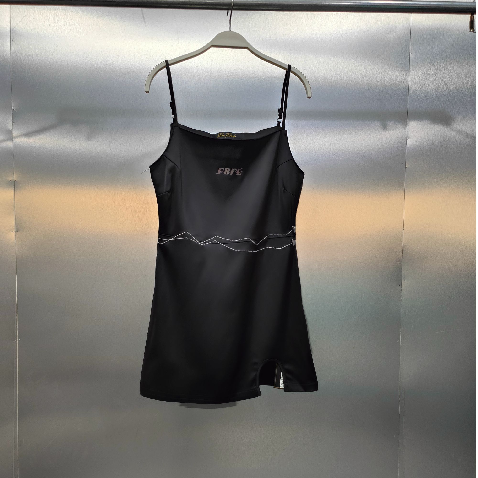 P09-21669-FBF正面经典印花性感时尚吊带连衣裙