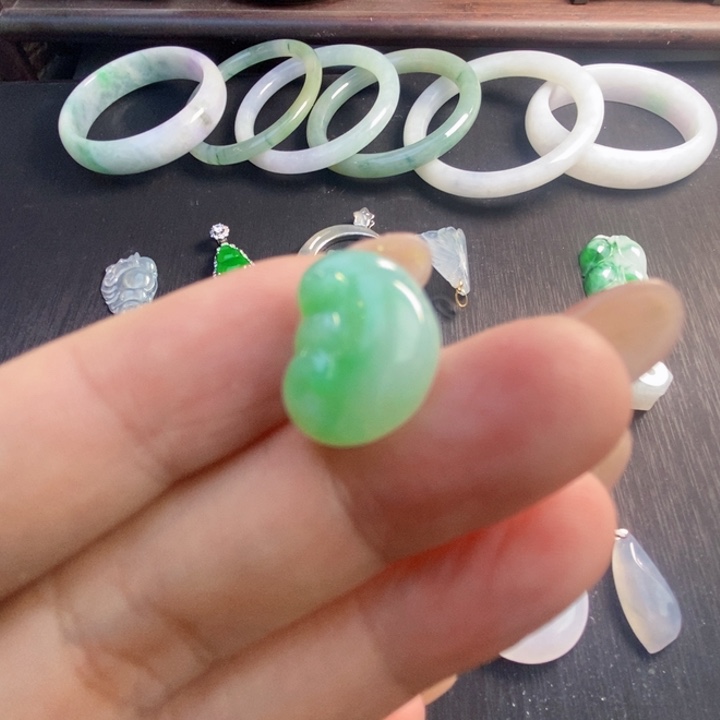 颈饰未镶嵌翡翠天然翡翠