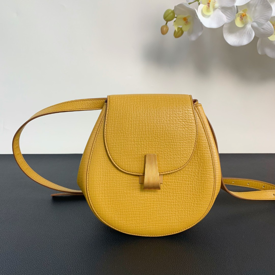 95新 BOTTEGA VENETA/葆蝶家 【闲置品】BV新款蛋蛋包能放手机 