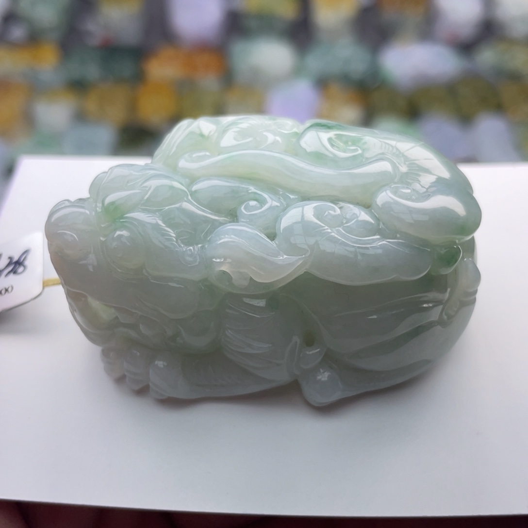 翡翠未镶嵌颈饰貔貅