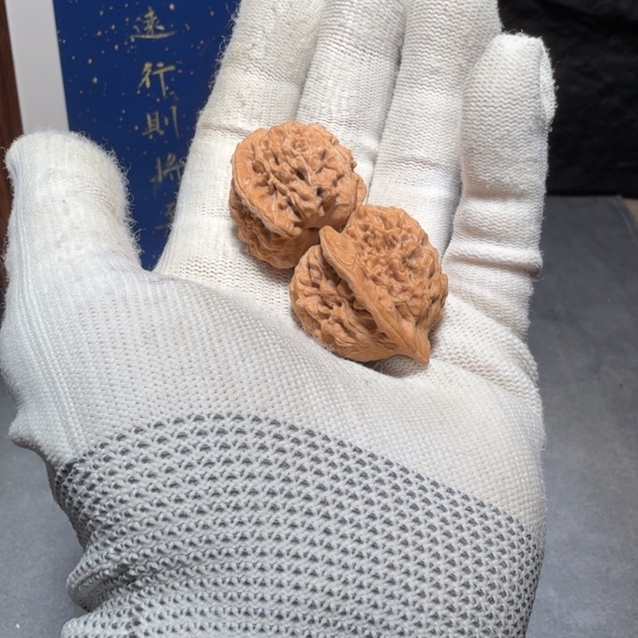 文玩核桃吊坠野生公子帽编号0003，29-29-30