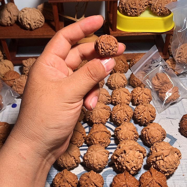 点***点文玩核桃吊坠四座楼