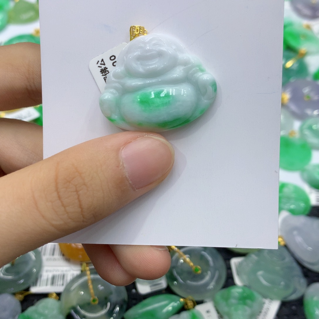 颈饰18K金镶嵌翡翠