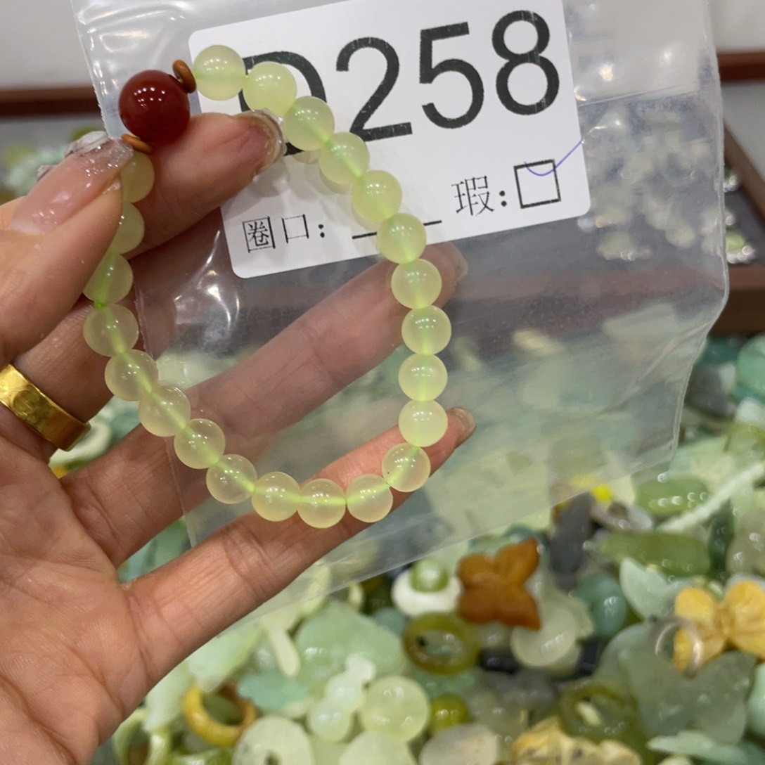 未镶嵌蛇纹石玉颈饰