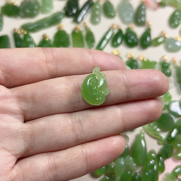 和田玉（碧玉）未镶嵌颈饰