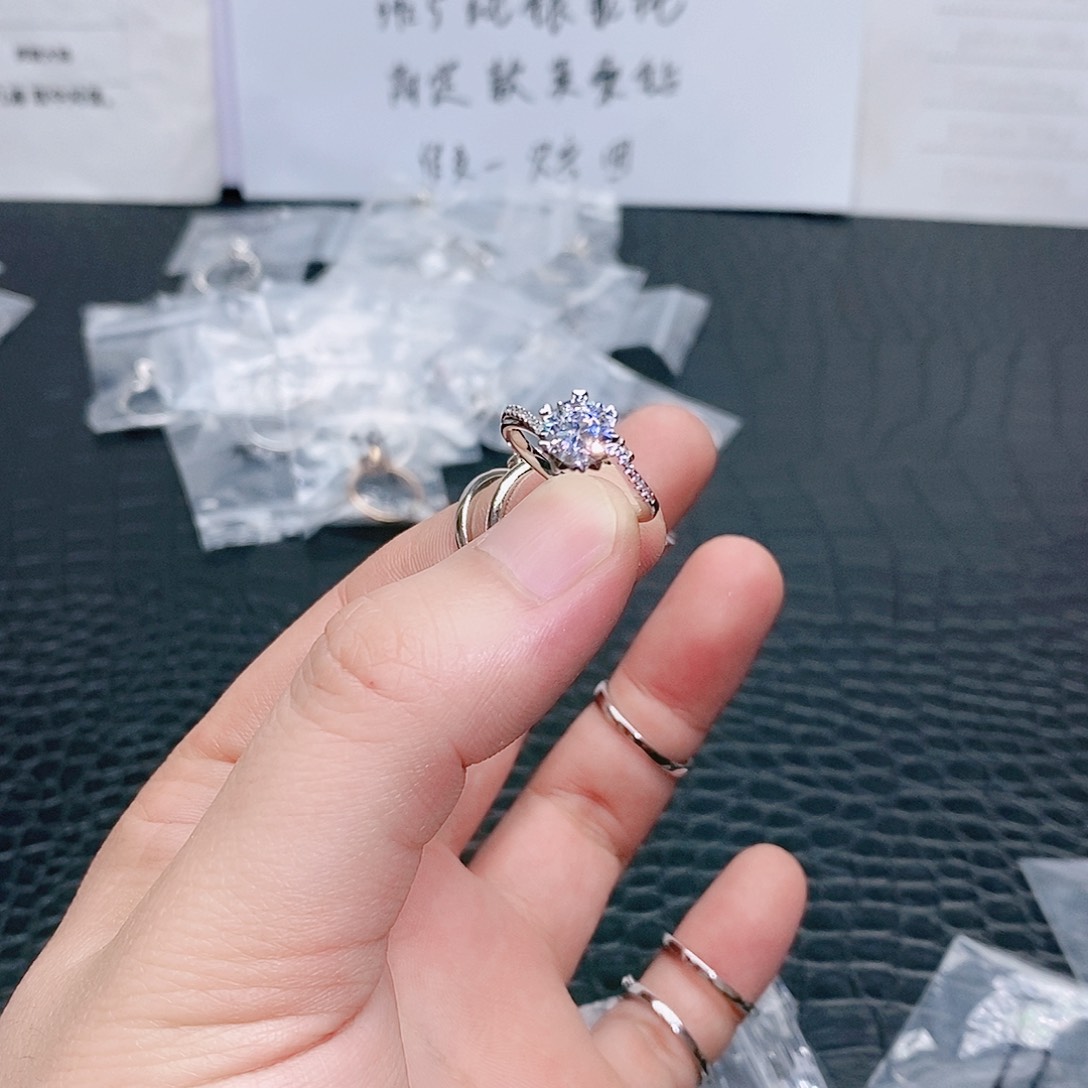 合成碳硅石925银微镶雪花1克拉11码