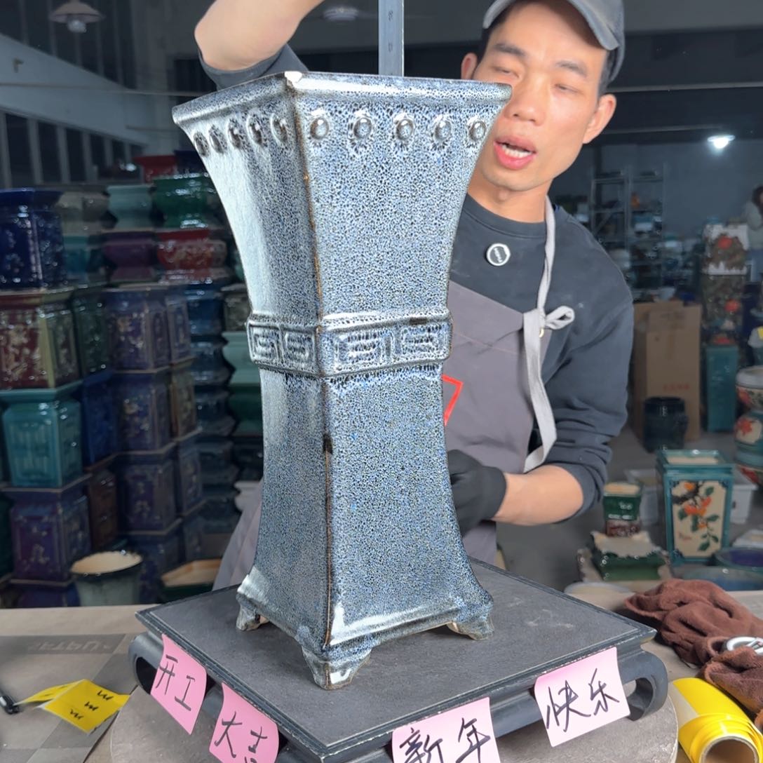 一风堂石湾花盆。磕碰瑕疵