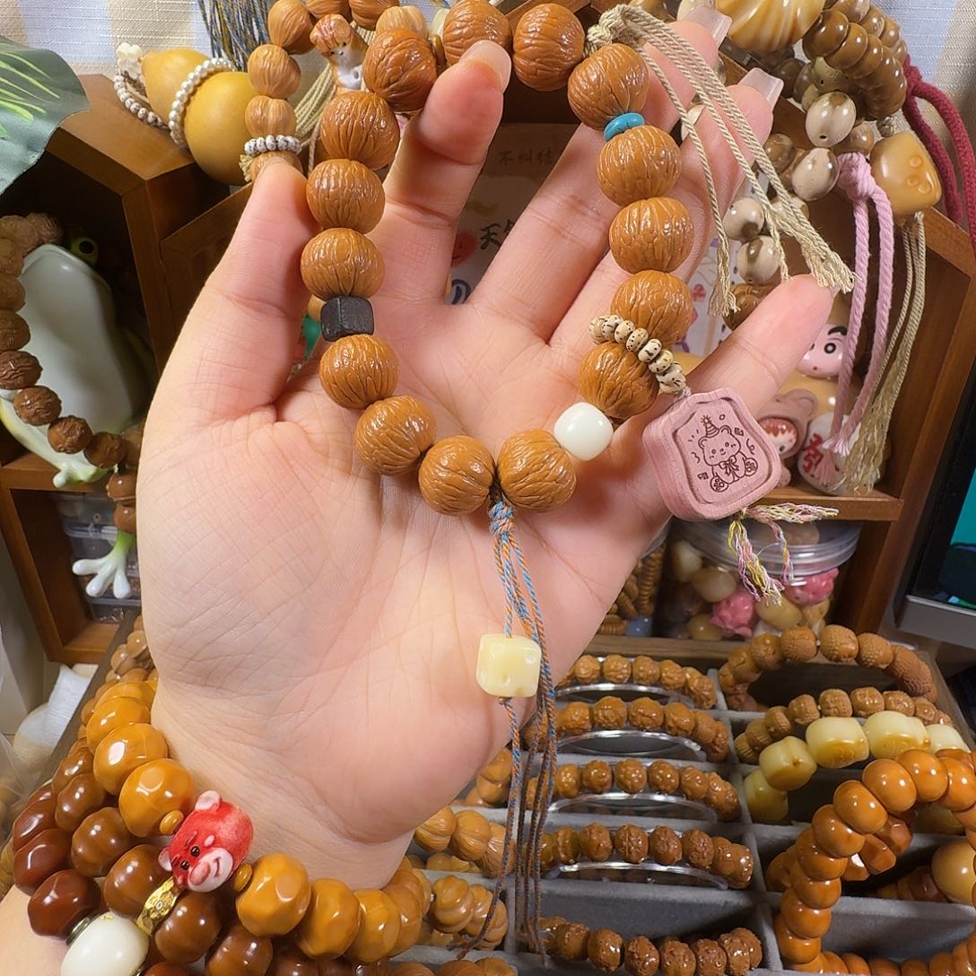 猴头核桃手串凤羽手串