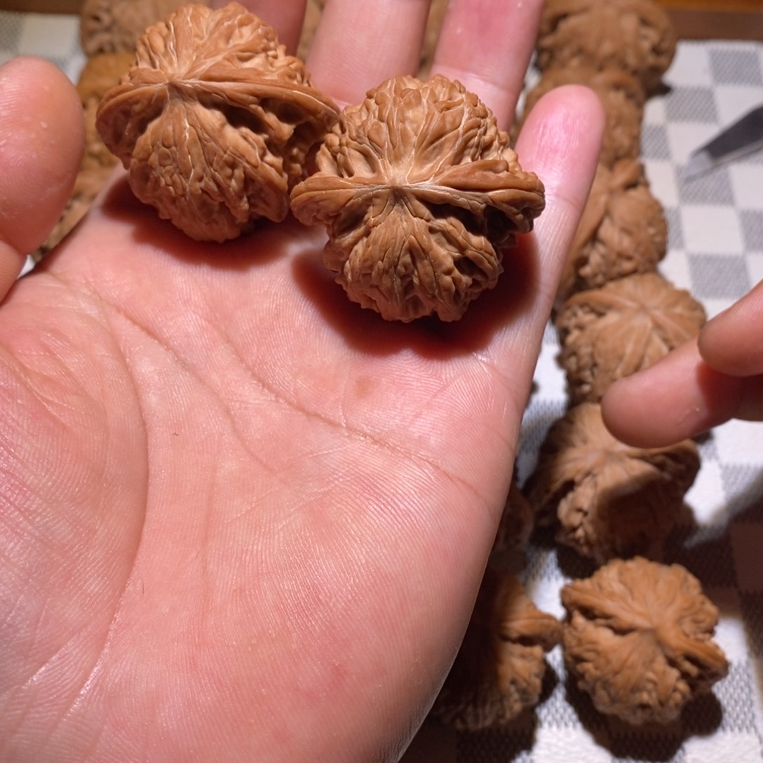 杰***文玩核桃吊坠磨盘