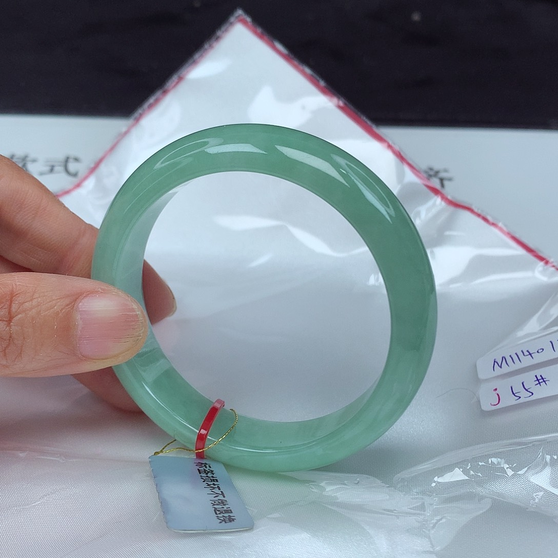 翡翠手镯未镶嵌55圈4017