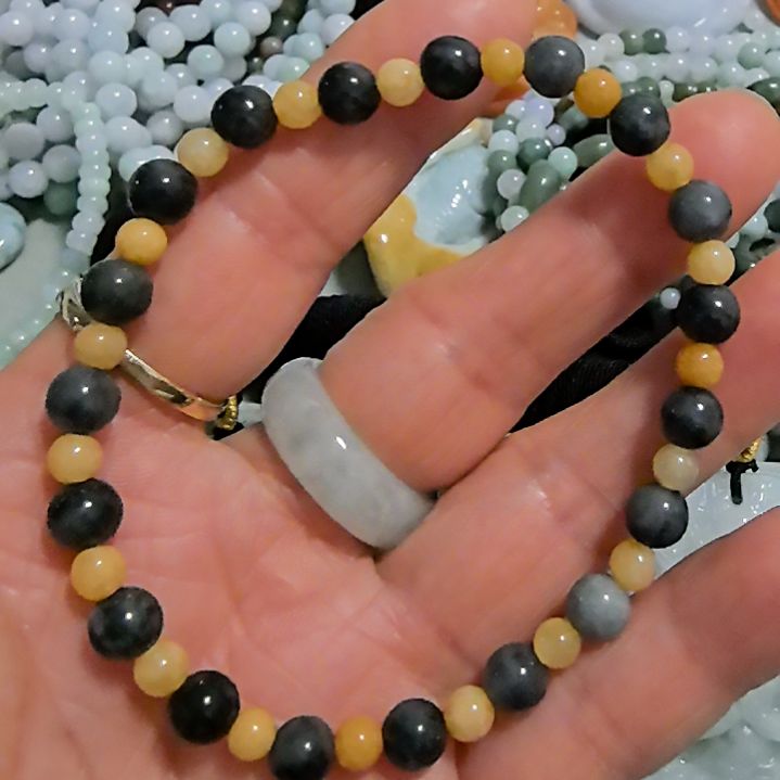 翡翠颈饰未镶嵌手串