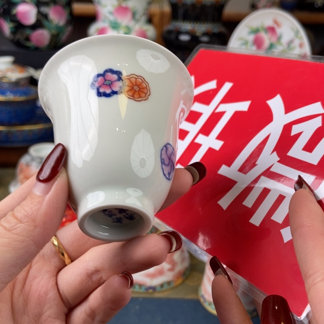 陶瓷艺术家的作品是一