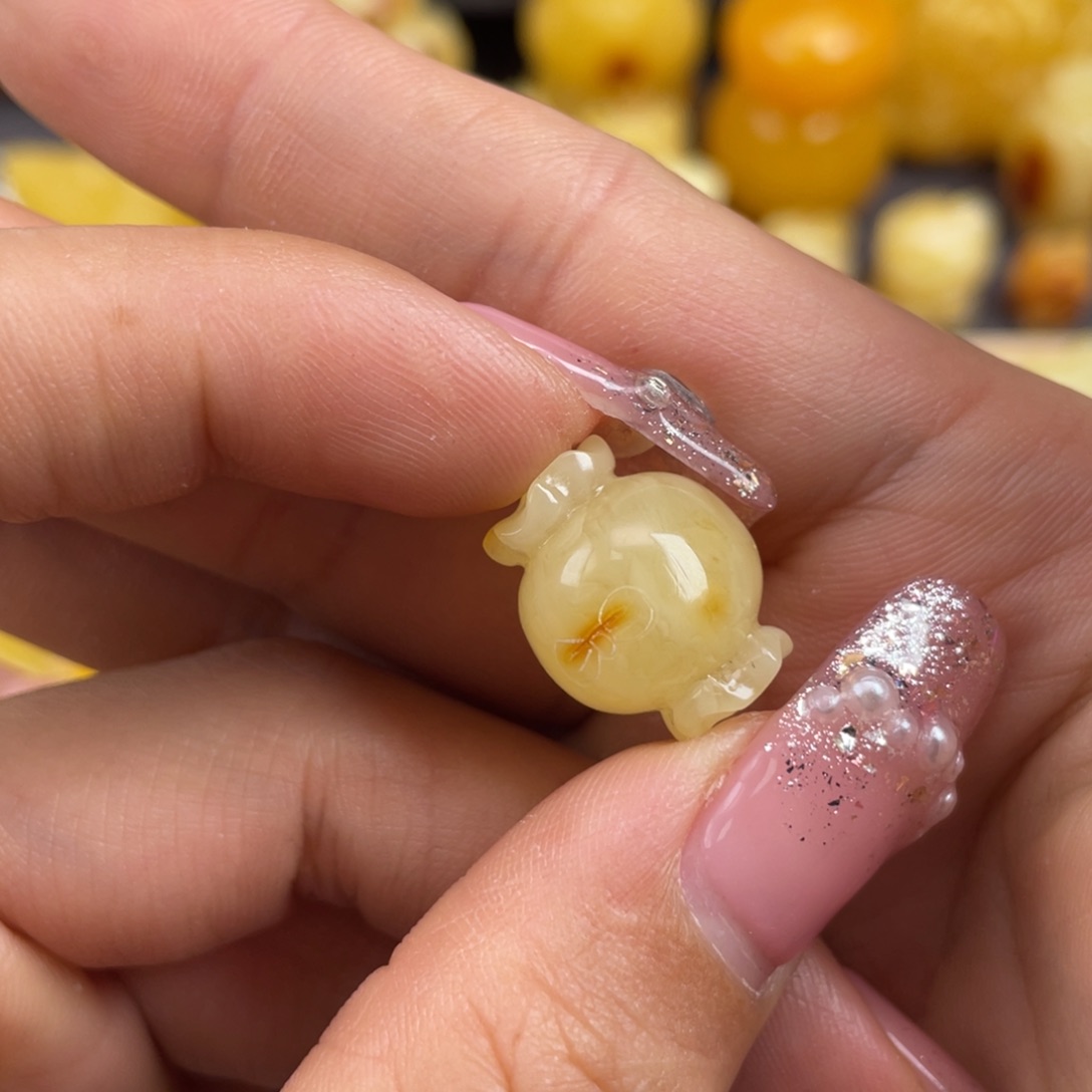 未镶嵌琥珀裸石蜜蜡