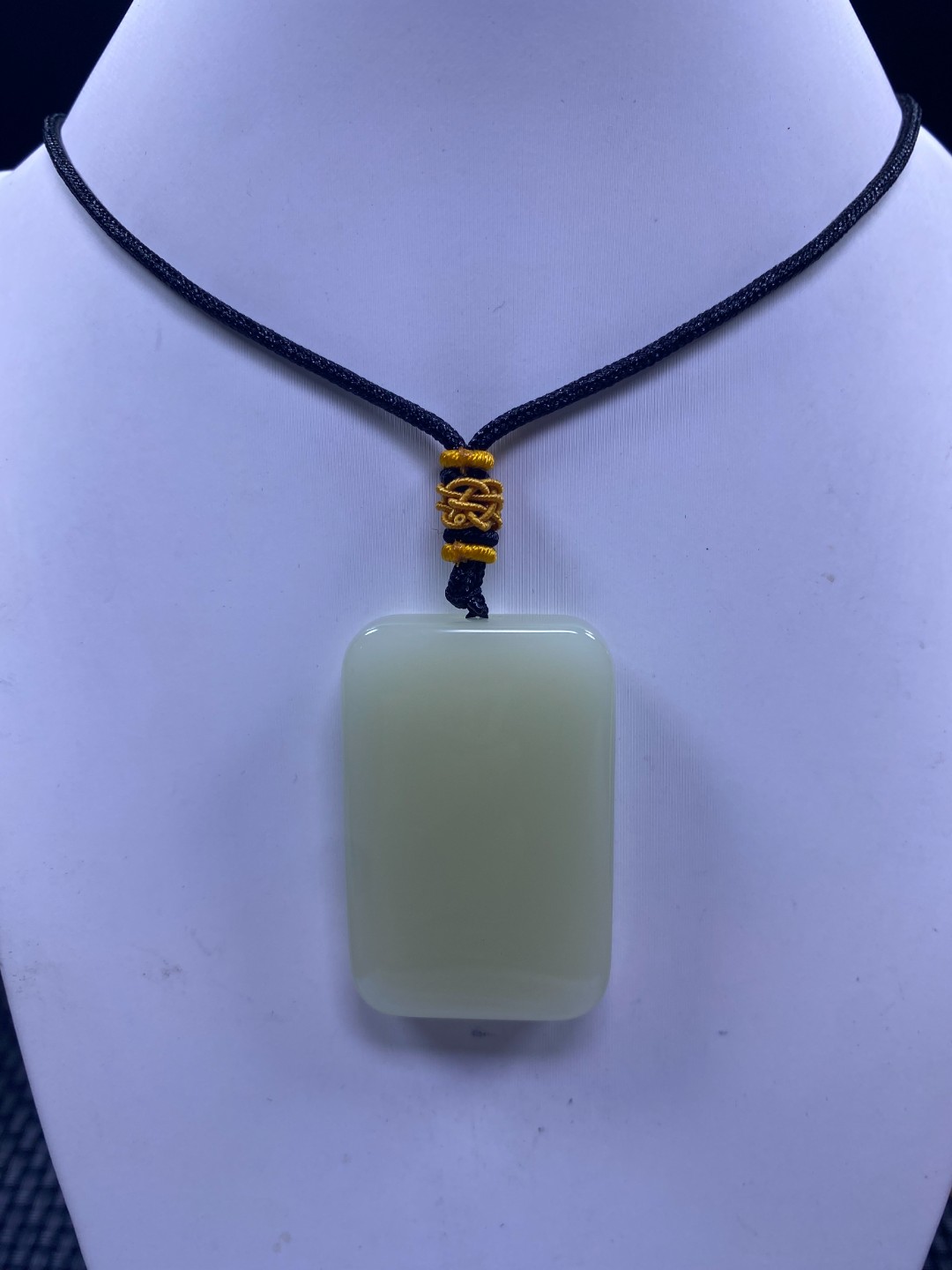 白色无事牌吊坠发一个L232配绳子