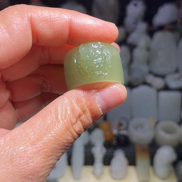 和田玉未镶嵌颈饰21mm内径