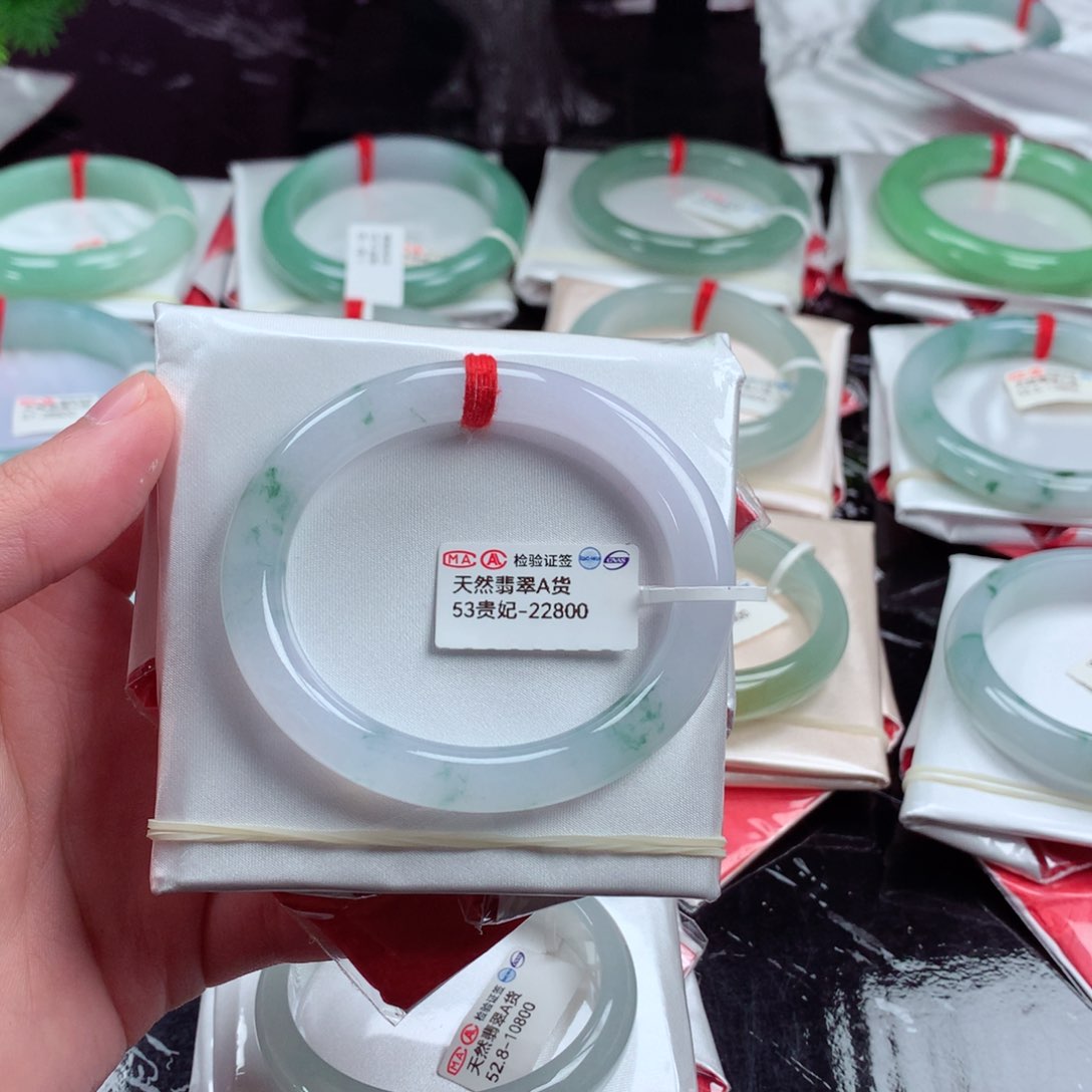 翡翠手镯未镶嵌缅甸翡翠天然手镯