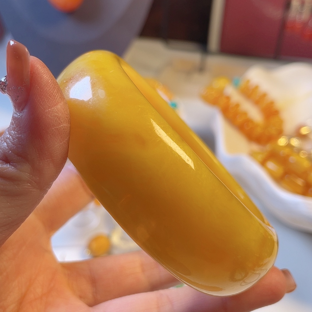 琥珀手镯未镶嵌徐**老65.5圈口手镯