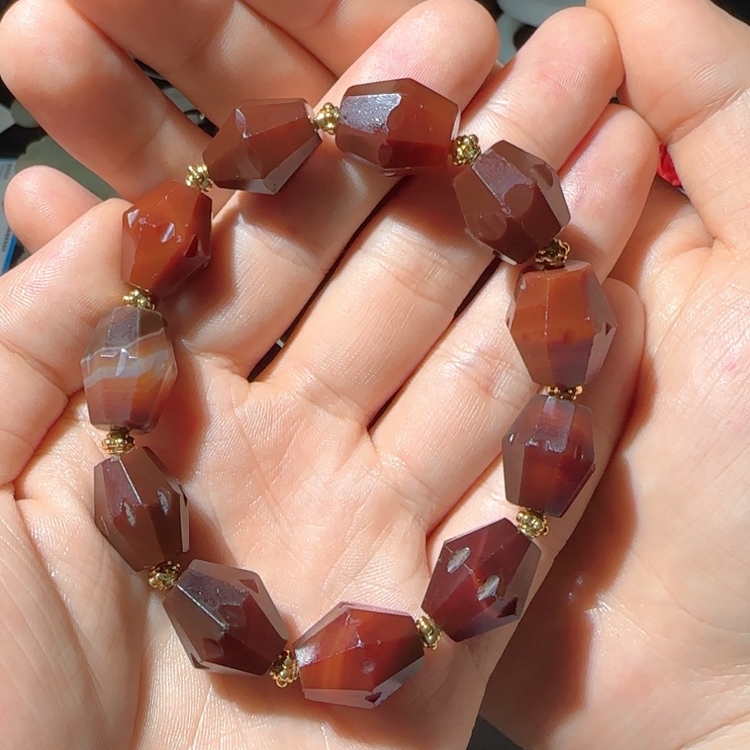 大***下玛瑙/玉髓未镶嵌颈饰