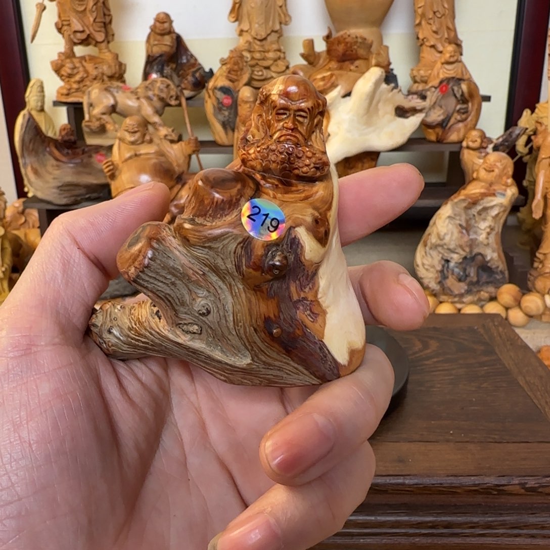 崖柏小木匠艺雕一物一拍