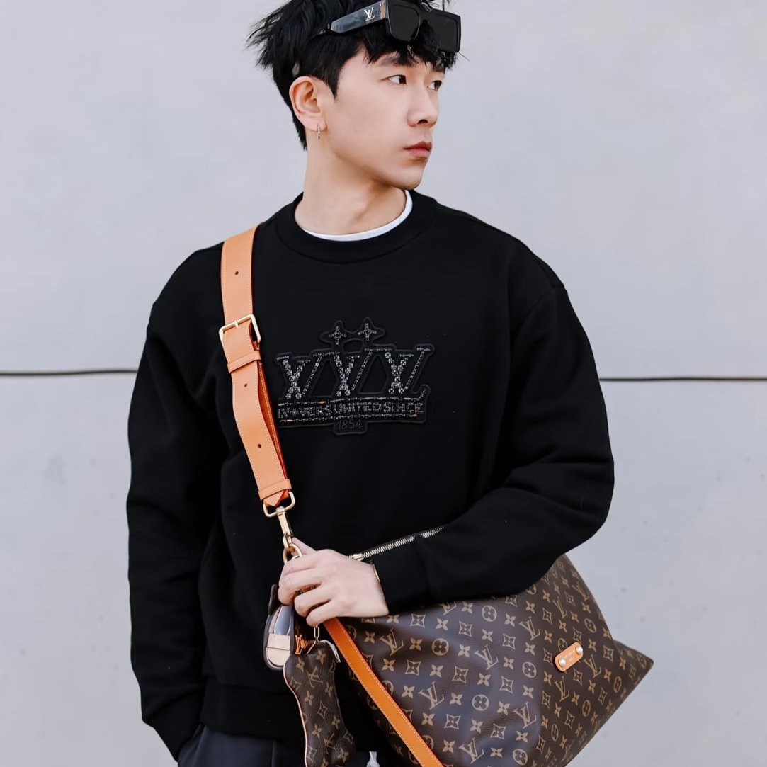 99新 LouisVuitton/路易威登 SS25水钻Logo圆领套头卫衣/L/K52019