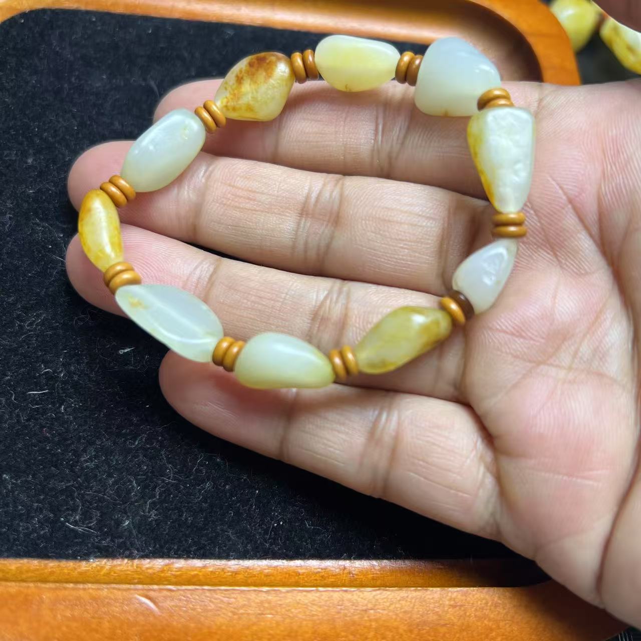 和田玉原石天然精品女款手链休闲百搭款