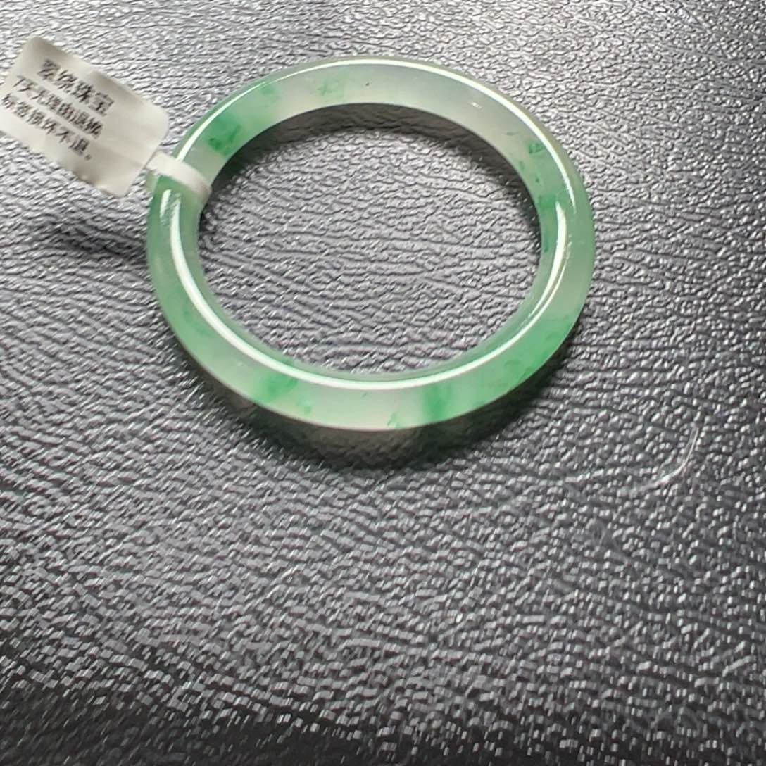 六***六石英质玉（非洲翠）未镶嵌手镯