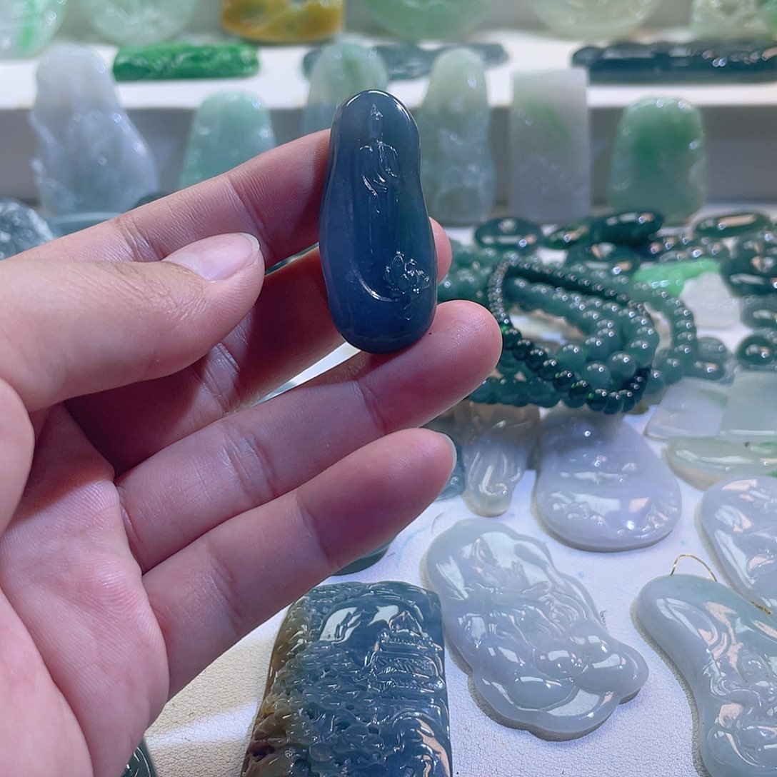 翡翠颈饰未镶嵌翡翠挂件