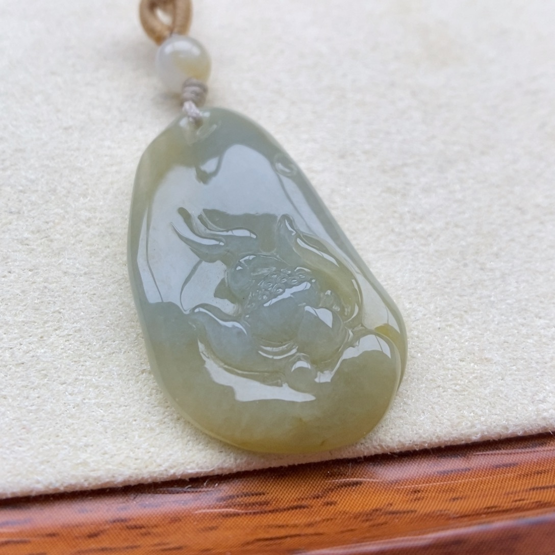 翡翠未镶嵌颈饰吊坠50