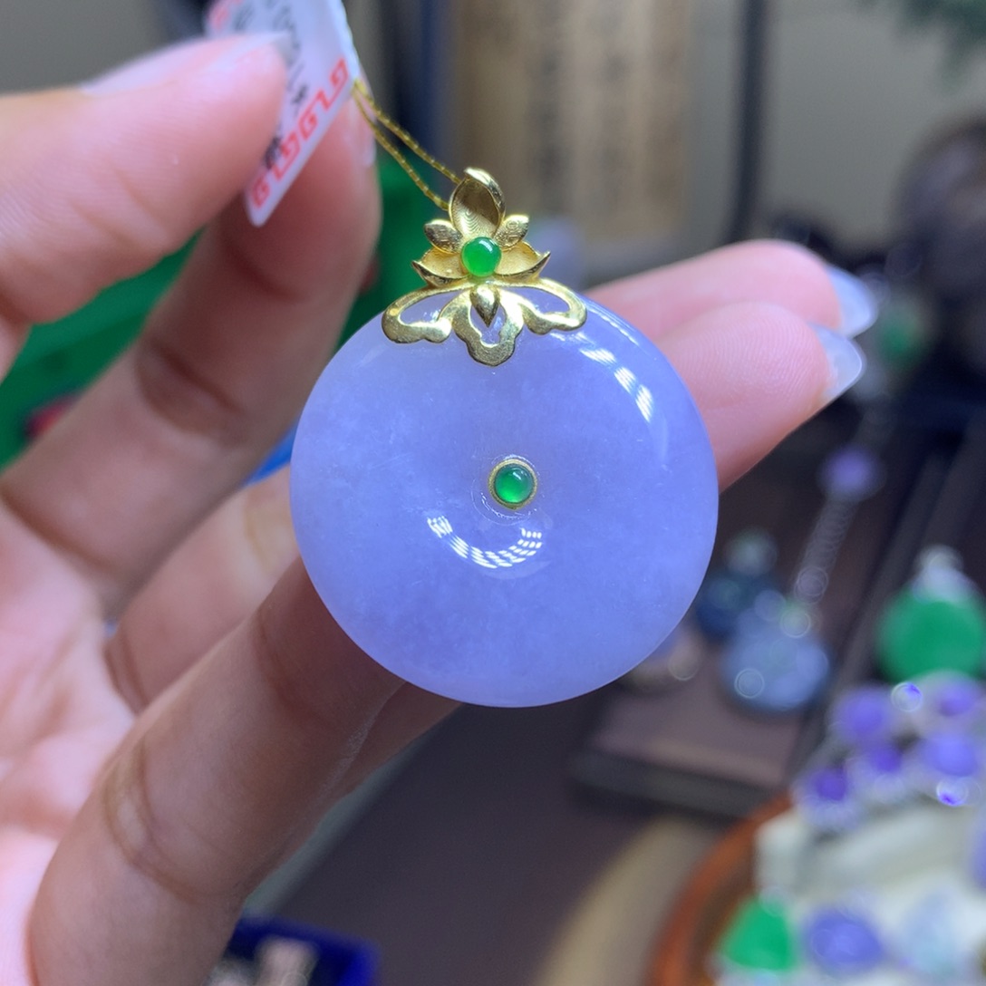 翡翠颈饰18K金镶嵌翡翠