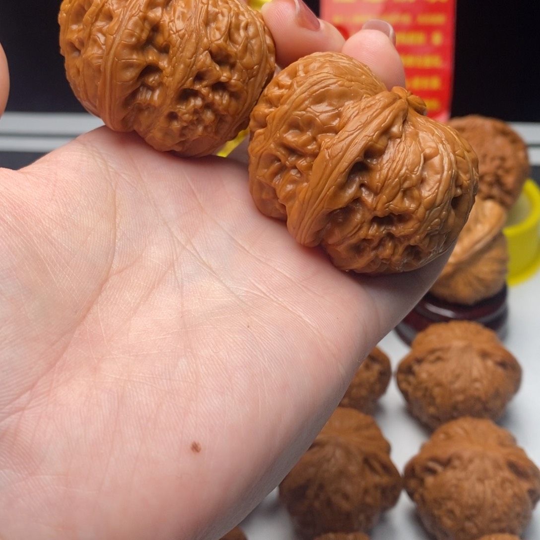 核桃唐****贾文玩核桃元宝47.5