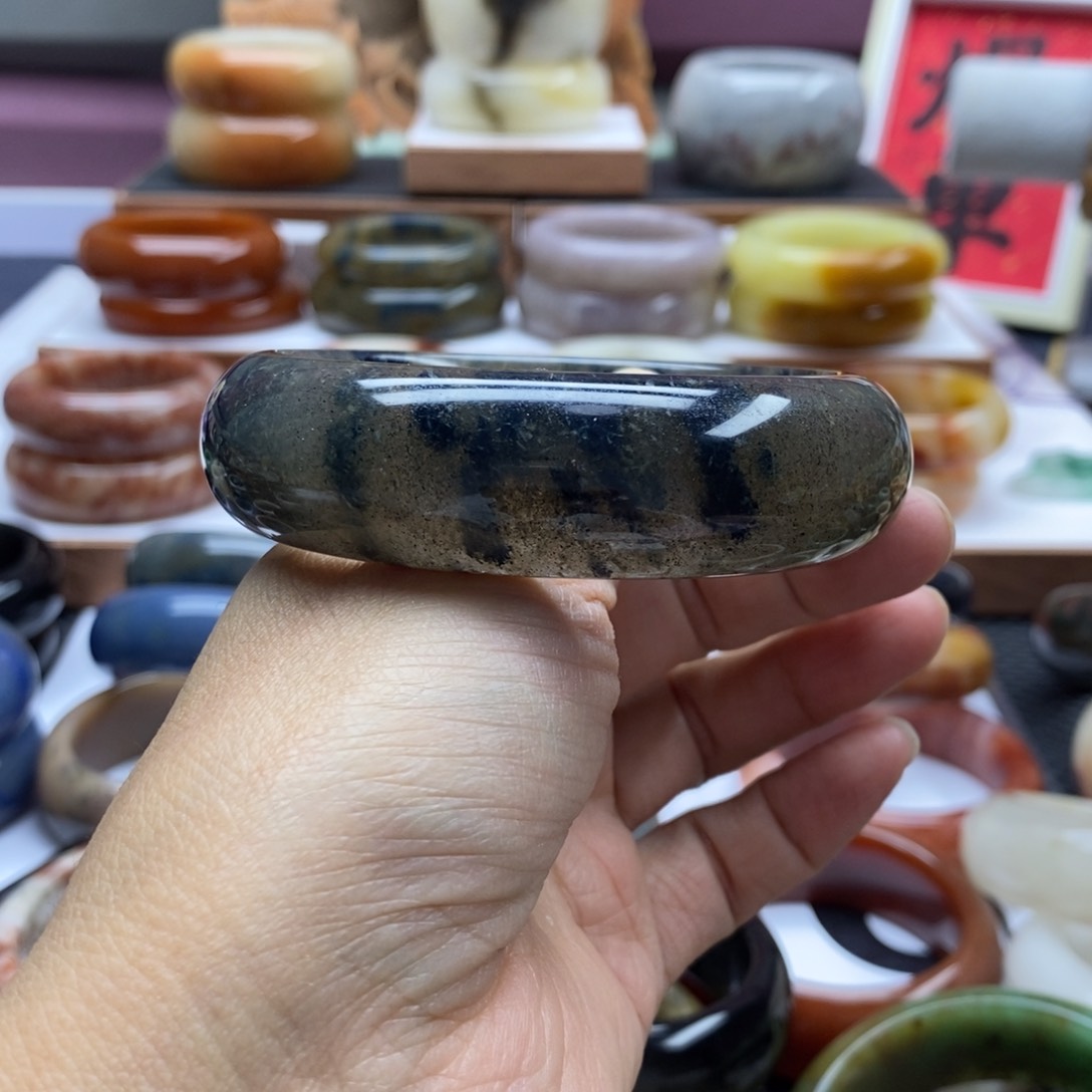 石英质玉手镯未镶嵌萱