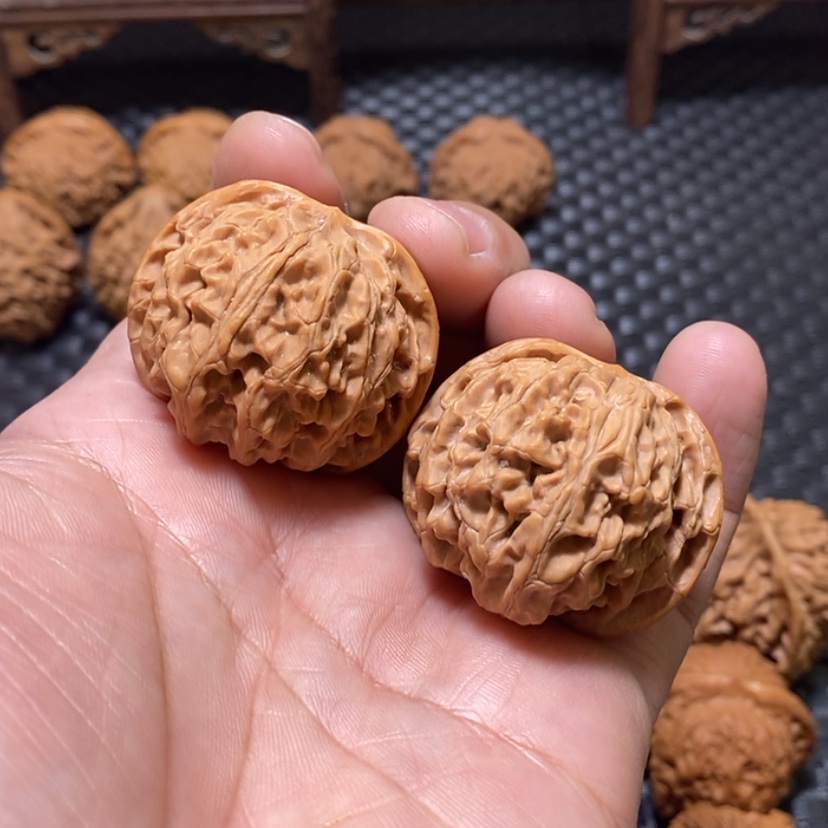 【闪购商品】文玩核桃吊坠有修苹果园