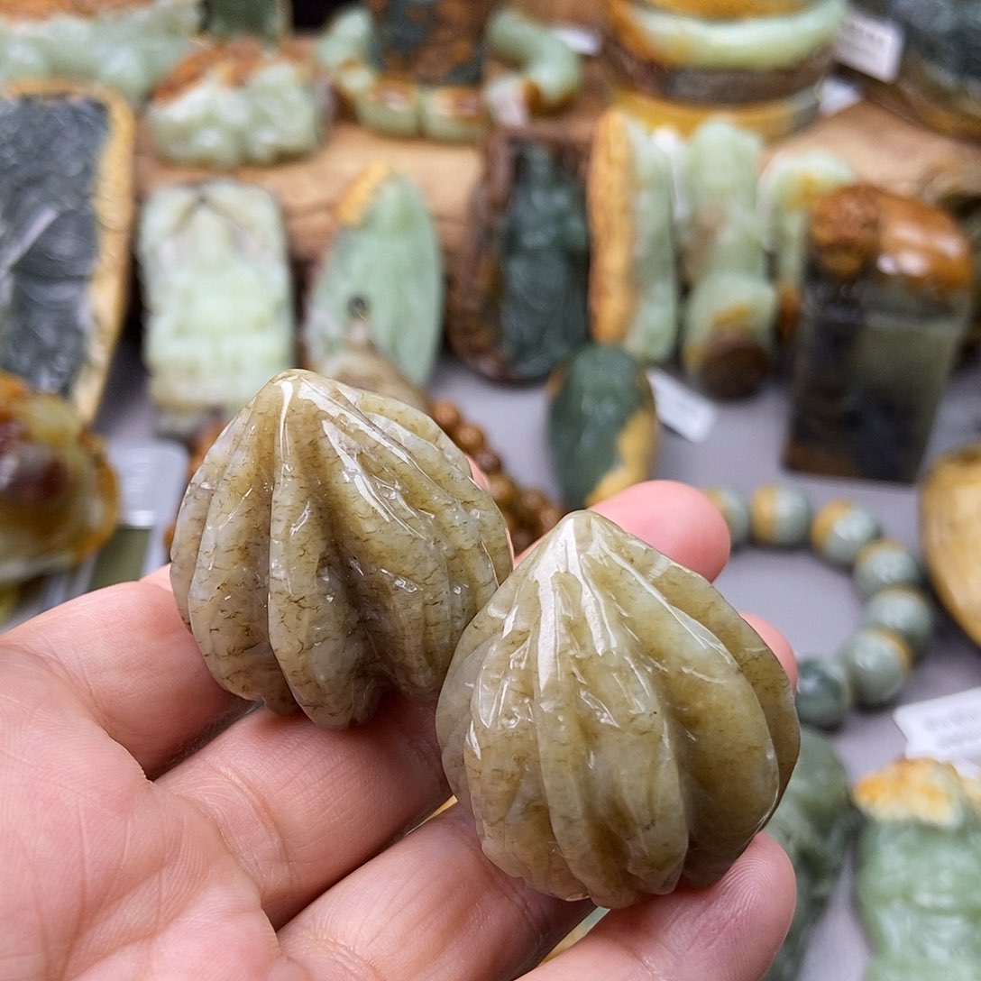 岫岩老玉（透闪石质玉）手把未镶嵌