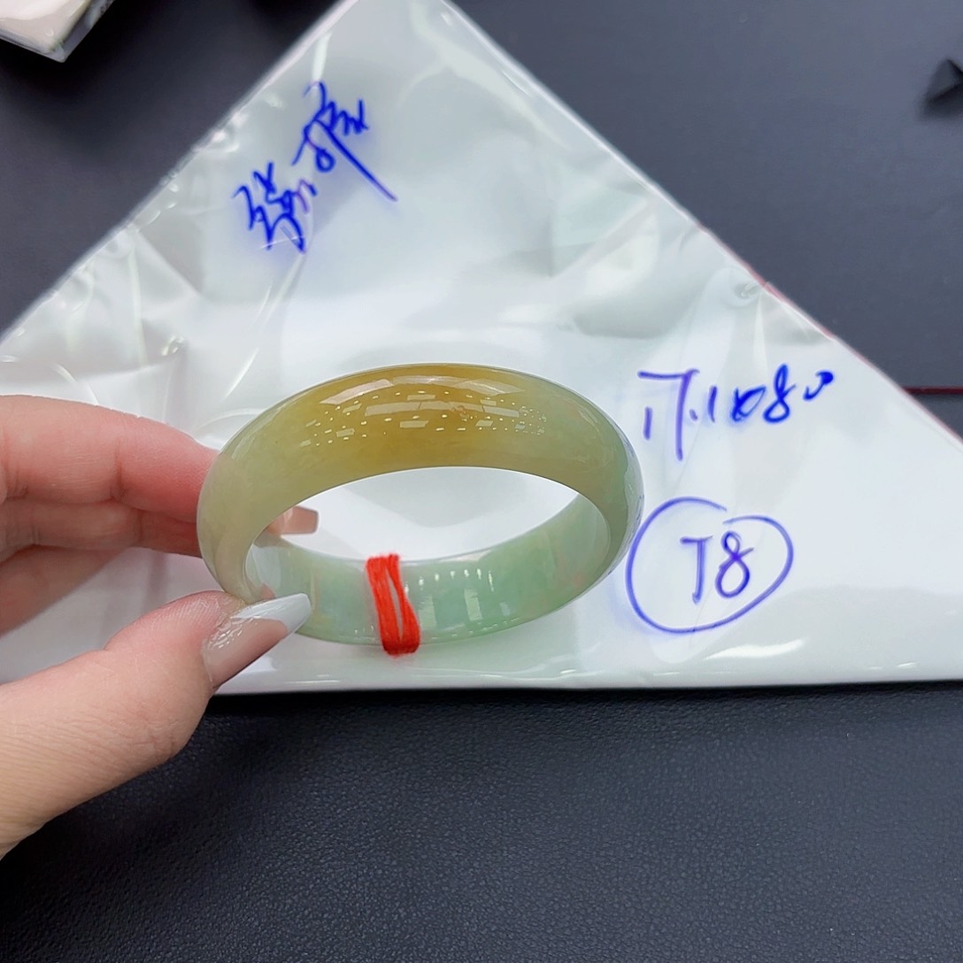 翡翠手镯未镶嵌手镯