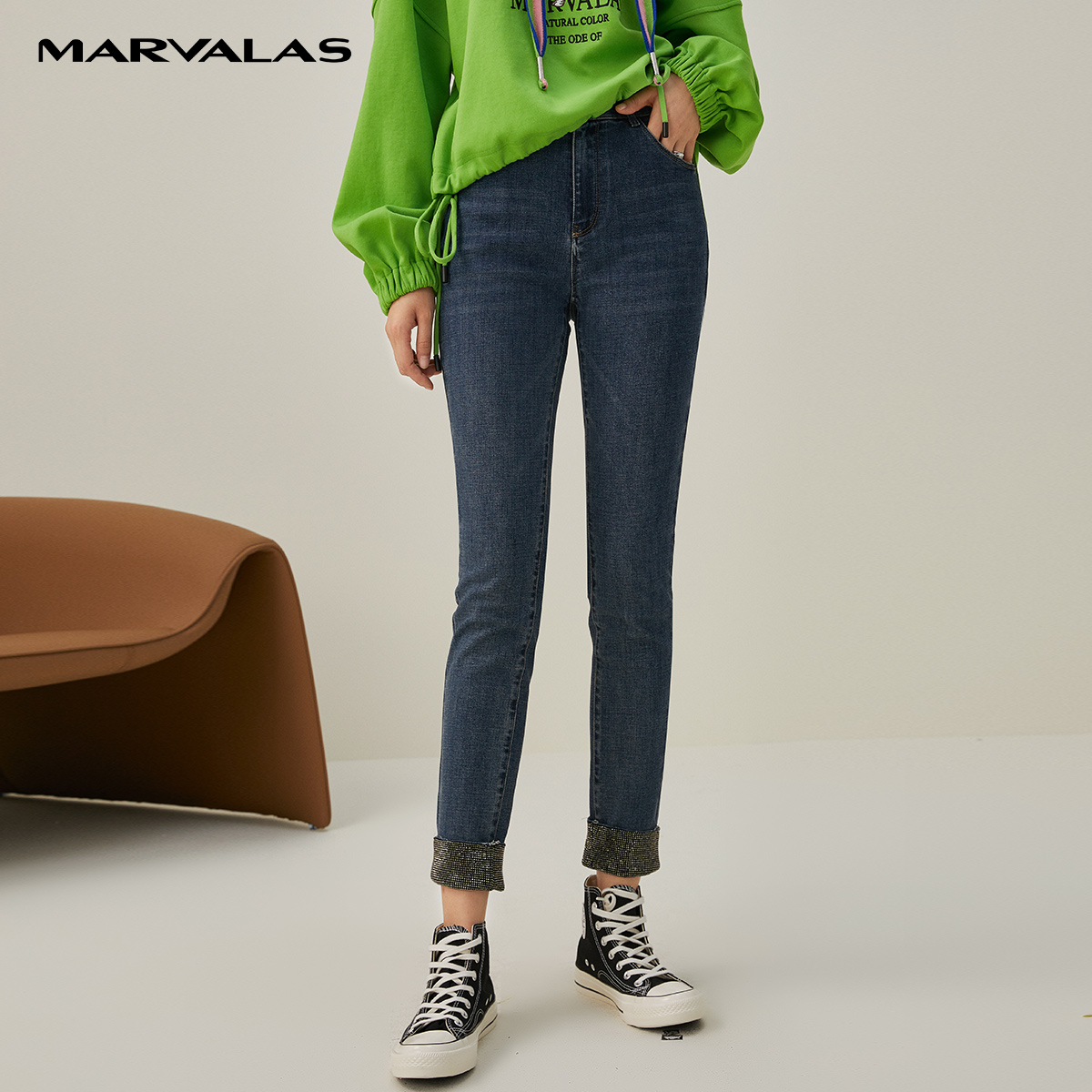 【大瑶专属】130673-00256曼德诗高腰紧身牛仔裤女秋冬新款小脚