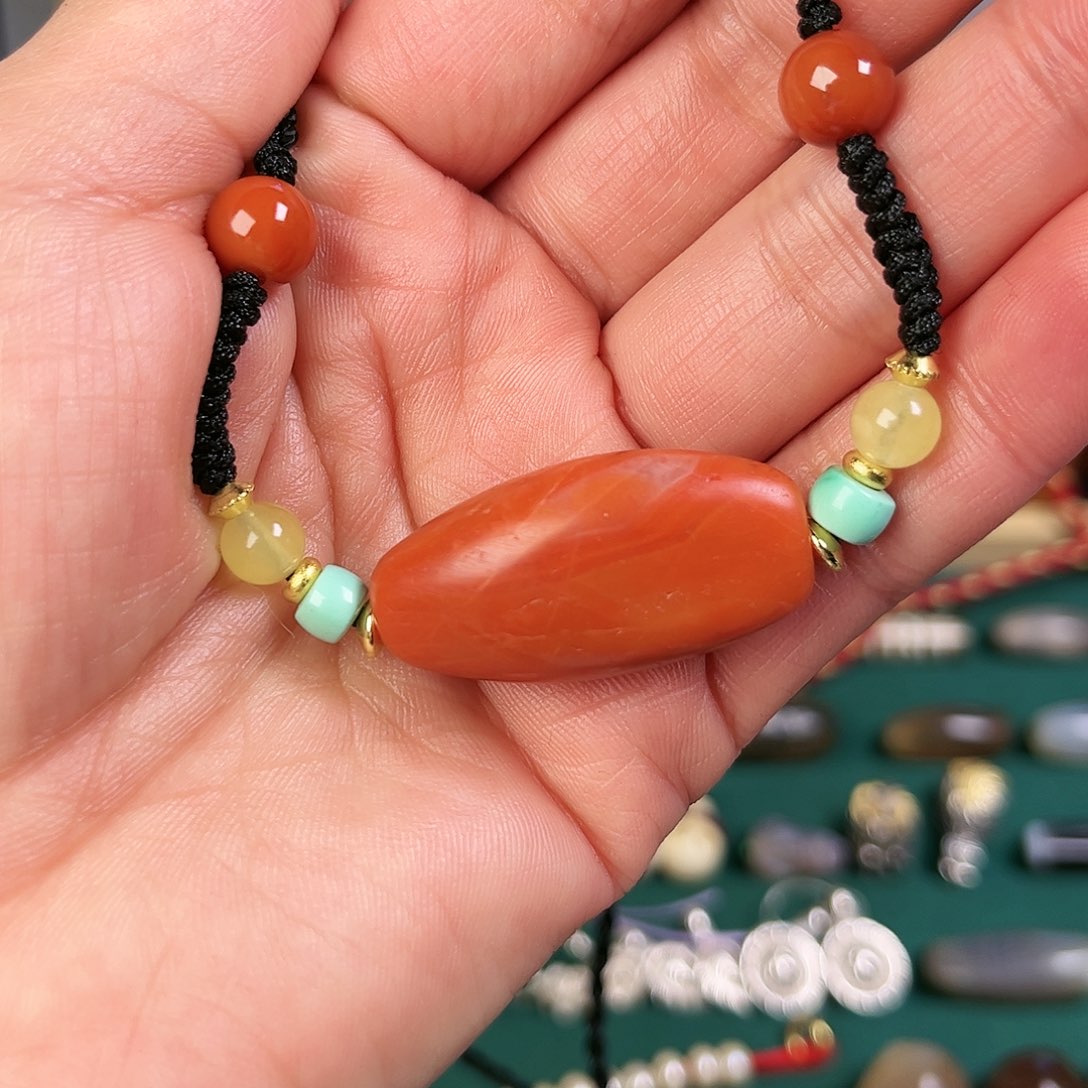 南红玛瑙未镶嵌颈饰