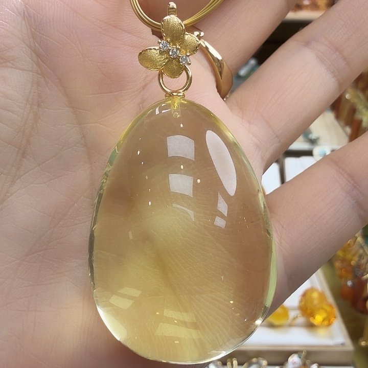 琥珀未镶嵌珠宝奇石