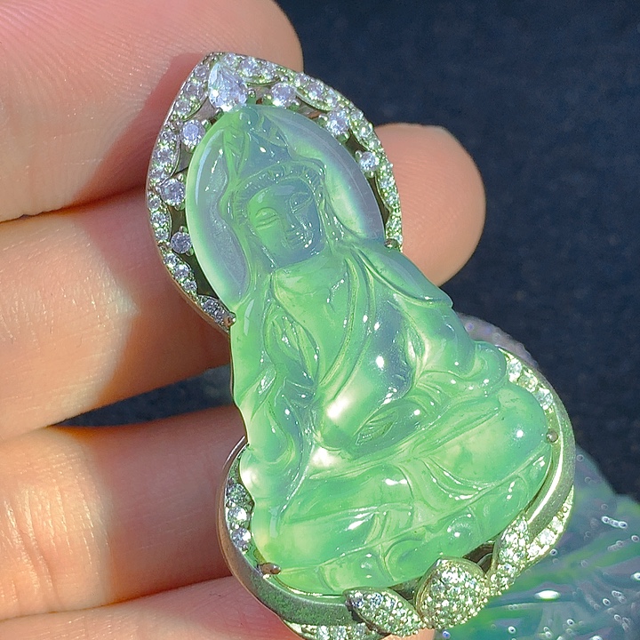 翡翠未镶嵌颈饰翡翠