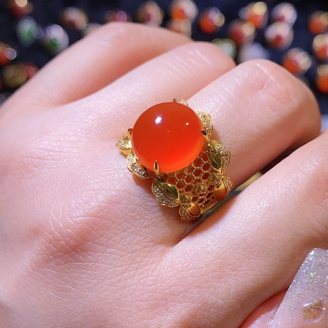 南红玛瑙戒指18K金镶嵌